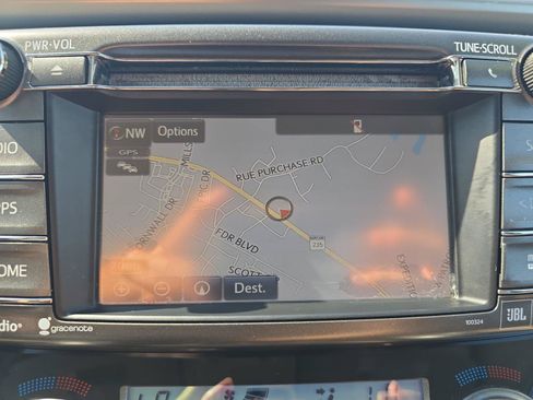 Used 2015 Toyota RAV4 Limited w/ Technology Package AWD/4WD image 16
