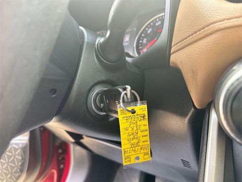 Used 2022 Toyota RAV4 LE image 22