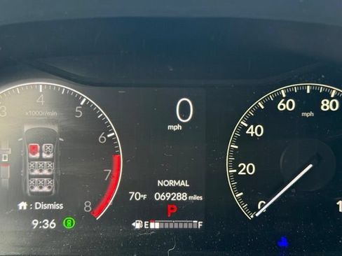 Used 2023 Honda Pilot Touring image 17