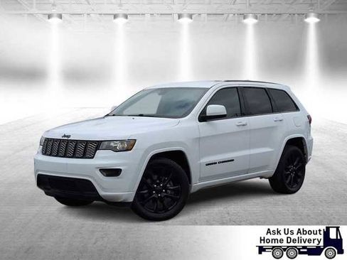 Used 2021 Jeep Grand Cherokee Laredo X AWD/4WD image 1