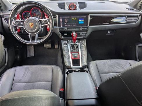Used 2021 Porsche Macan image 18