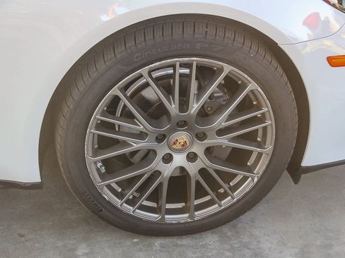 Used 2023 Porsche Panamera Platinum Edition image 8