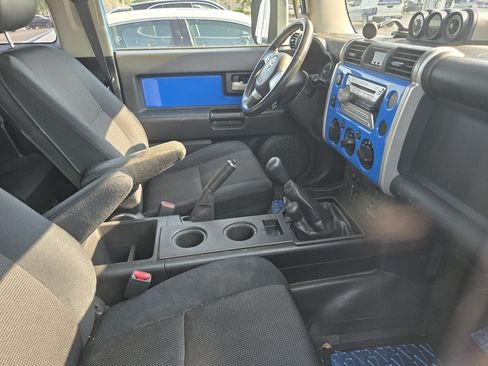 Used 2007 Toyota FJ Cruiser 4WD w/ Upgrade Pkg 1 image 16