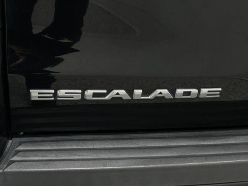 Used 2020 Cadillac Escalade Premium Luxury AWD/4WD image 40