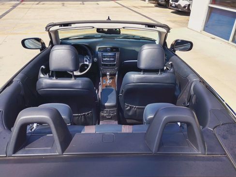 Used 2013 Lexus IS 250C w/ Luxury Pkg RWD image 9