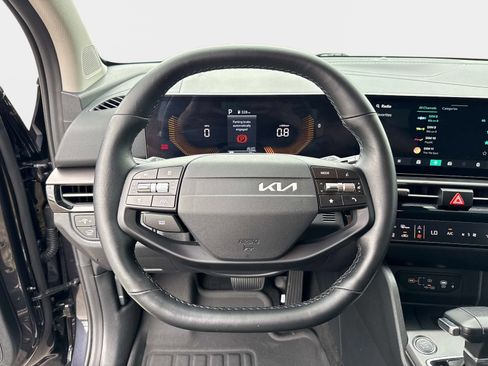 Used 2026 Kia Sportage EX FWD image 28