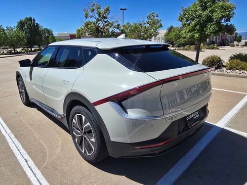 Used 2024 Kia EV6 Light AWD/4WD image 3