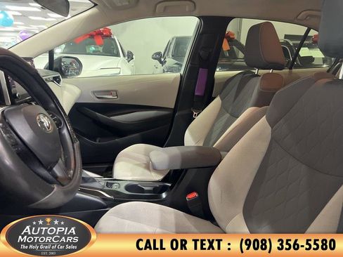 Used 2020 Toyota Corolla LE image 10