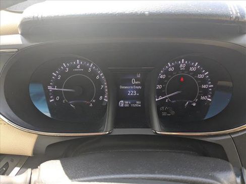 Used 2017 Toyota Avalon XLE image 10