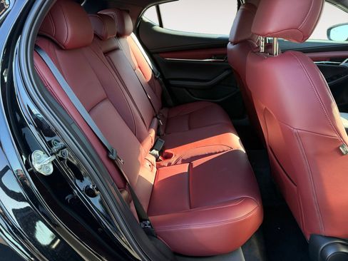 New 2026 MAZDA MAZDA3 Hatchback w/Premium Plus Pkg image 18
