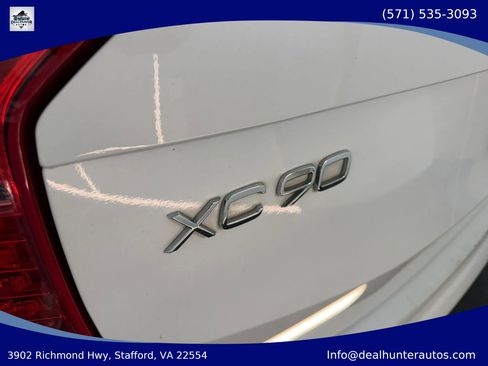 Used 2017 Volvo XC90 T6 Momentum w/ Momentum Plus Package AWD/4WD image 11