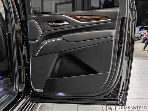Used 2021 Cadillac Escalade ESV Premium Luxury w/ LPO, Floor Liner Package AWD/4WD image 46