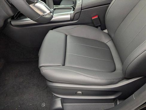 New 2025 Mercedes-Benz GLA 250 image 4