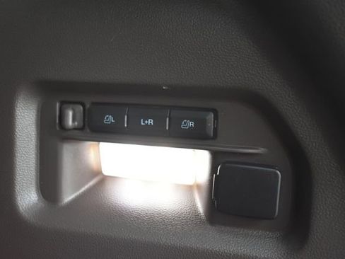 Used 2022 Ford Explorer Platinum w/ Equipment Group 601A AWD/4WD image 45