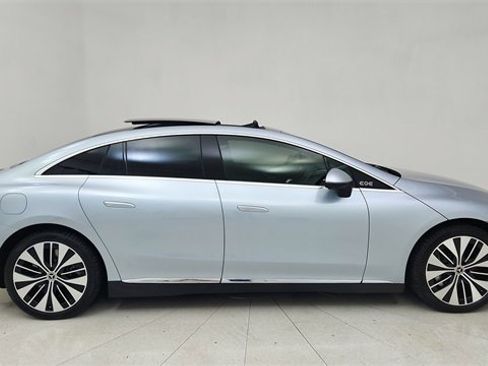 Used 2023 Mercedes-Benz EQE 500 4MATIC Sedan w/ Digital Light Package image 9