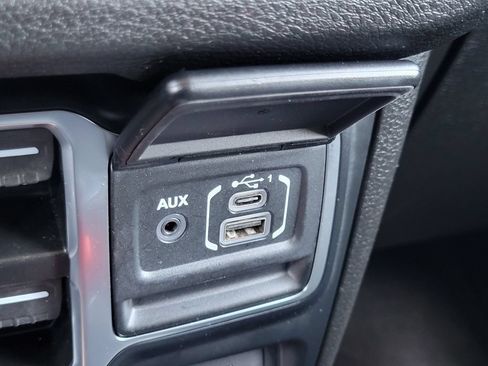 Used 2025 Jeep Wrangler Unlimited Sport AWD/4WD image 14
