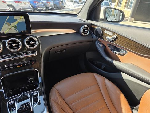 Used 2016 Mercedes-Benz GLC 300 4MATIC image 19