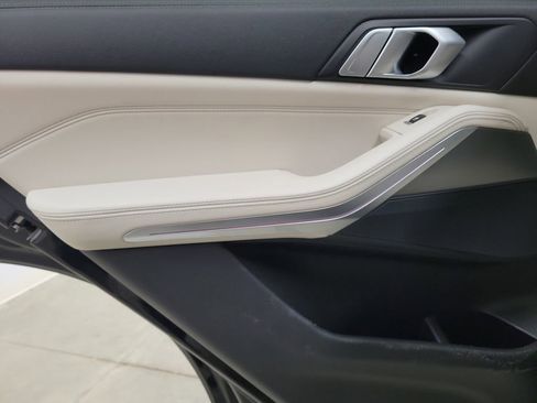 Used 2019 BMW X5 xDrive40i w/ Convenience Package image 16