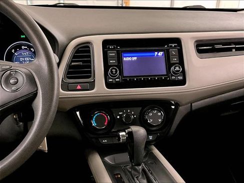 Used 2021 Honda HR-V LX image 6