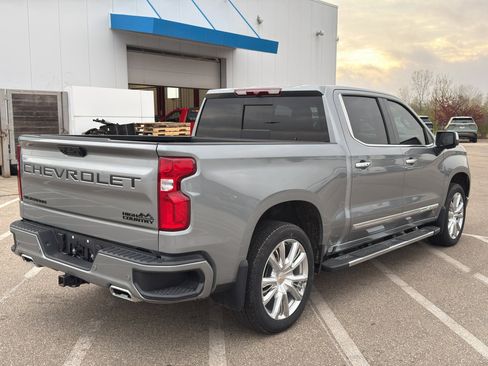 Used 2025 Chevrolet Silverado 1500 High Country w/ High Country Premium Package AWD/4WD image 5