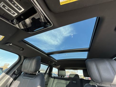 Used 2020 Land Rover Range Rover Long Wheelbase HSE image 19