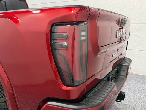 Used 2024 GMC Sierra 2500 AT4 w/ AT4 Premium Plus Package AWD/4WD image 26