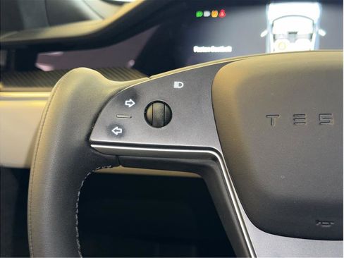 Used 2021 Tesla Model S Plaid image 18