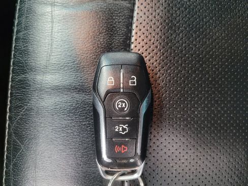 Used 2016 Ford Explorer Limited image 32