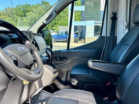 Used 2022 Ford Transit 350 DRW RWD image 14