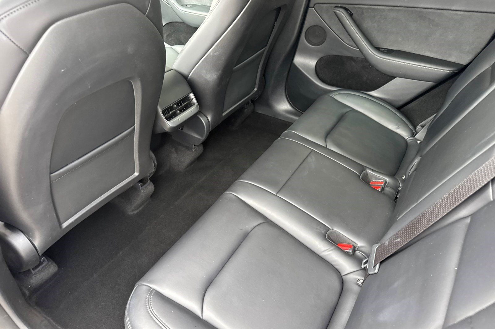 Used 2023 Tesla Model Y 2WD image 27