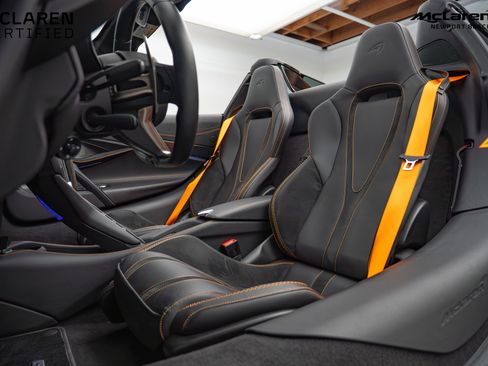 Used 2025 McLaren 750S Spider RWD image 42