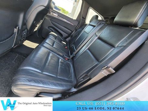 Used 2014 Jeep Grand Cherokee Overland AWD/4WD image 12