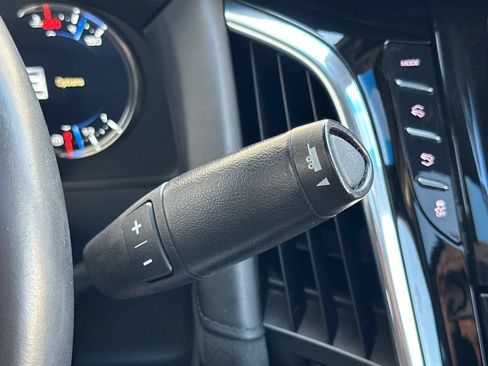 Used 2018 Cadillac Escalade Platinum AWD/4WD image 24