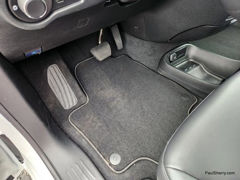 New 2026 Chrysler Voyager LX image 26