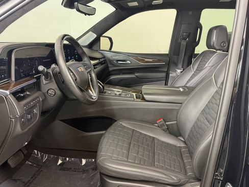 Used 2023 Cadillac Escalade Sport Platinum w/ LPO, ONYX Package AWD/4WD image 5