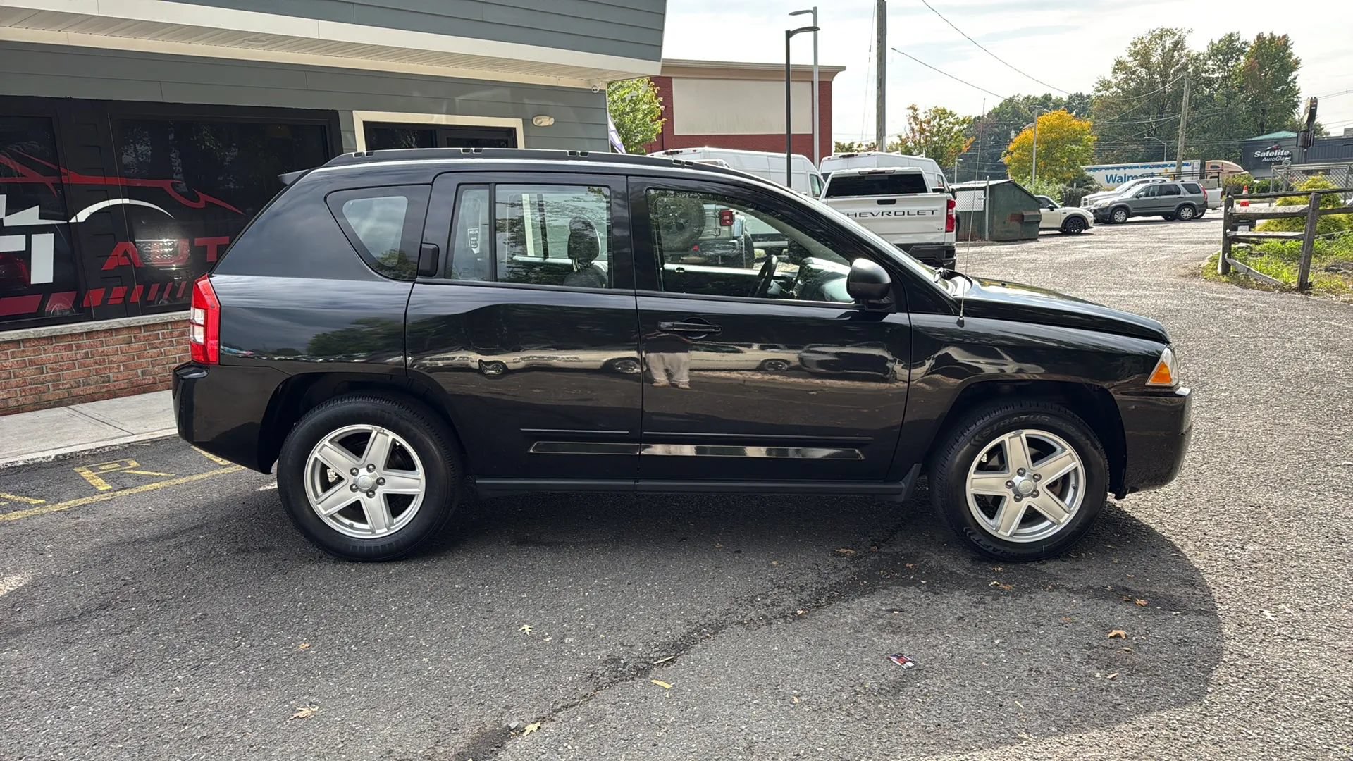 Used 2010 Jeep Compass Sport w/ PWR Equipment Group AWD/4WD image 4