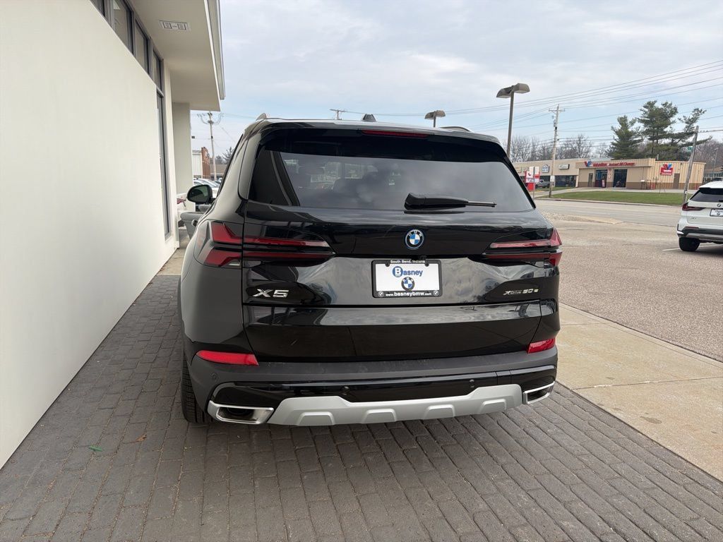 New 2026 BMW X5 xDrive50e w/ Climate Comfort Package AWD/4WD image 7