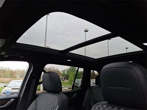 New 2025 GMC Acadia Denali w/ Super Cruise Package image 11