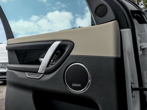 Used 2025 Land Rover Discovery Sport S image 11