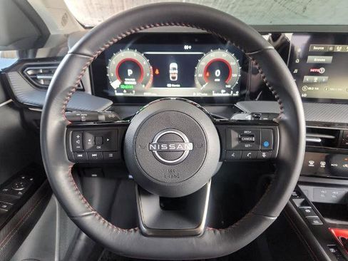 Certified 2025 Nissan Kicks SR image 23