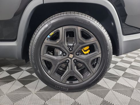 Used 2025 Rivian R1S Premium AWD/4WD image 10