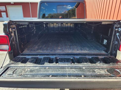 Used 2020 Jeep Gladiator Sport w/ Quick Order Package 24S image 14