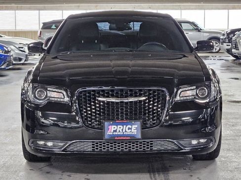 Used 2016 Chrysler 300 S image 2