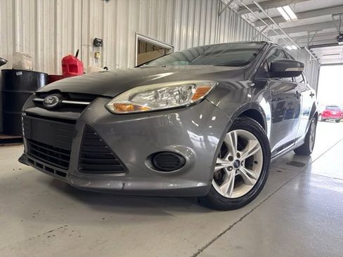 Used 2014 Ford Focus SE w/ SE Winter Package FWD image 26