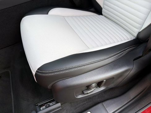 New 2026 Land Rover Discovery Sport Landmark AWD/4WD image 17