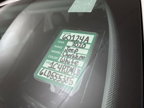 Used 2020 Jeep Cherokee Latitude Plus w/ Cold Weather Group image 22