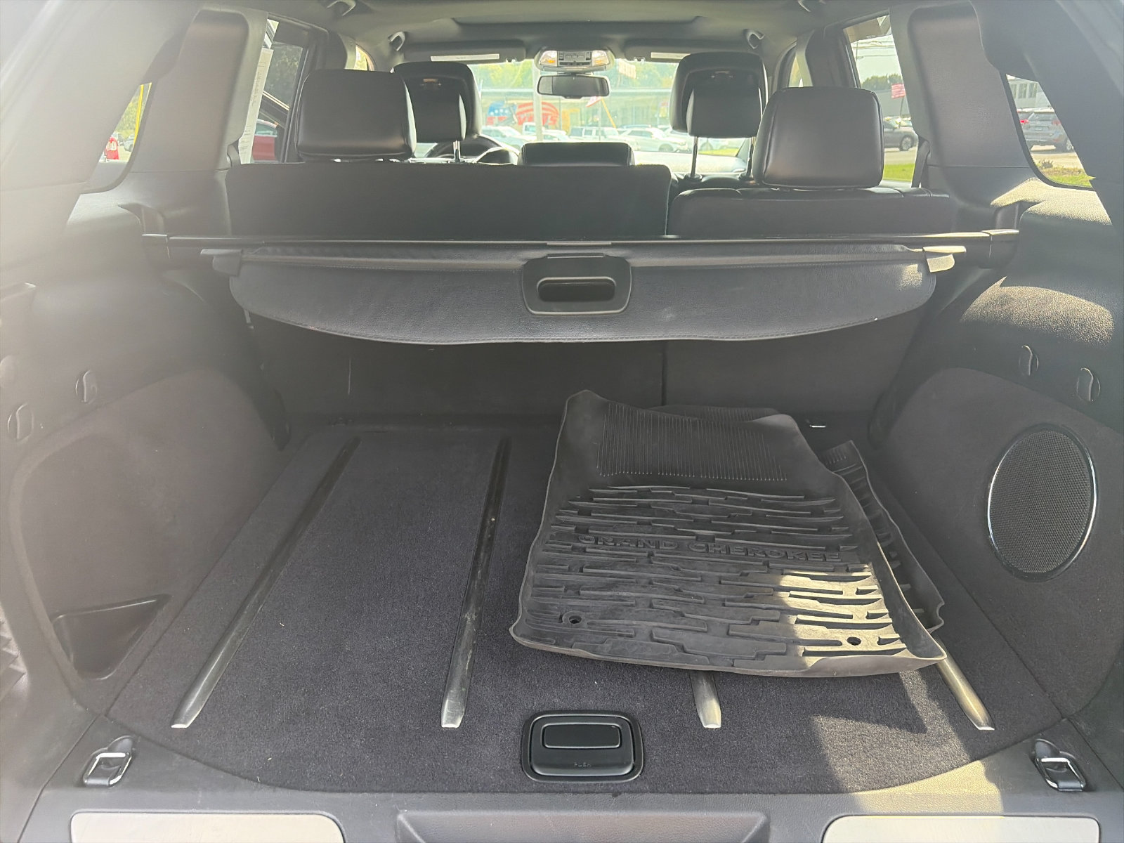 Used 2014 Jeep Grand Cherokee Limited AWD/4WD image 16