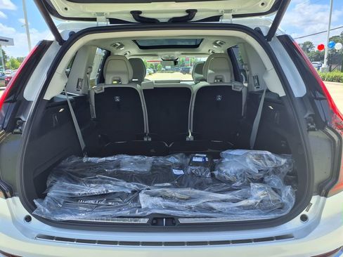 New 2026 Volvo XC90 T8 Ultra w/ Protection Package Premier AWD/4WD image 10