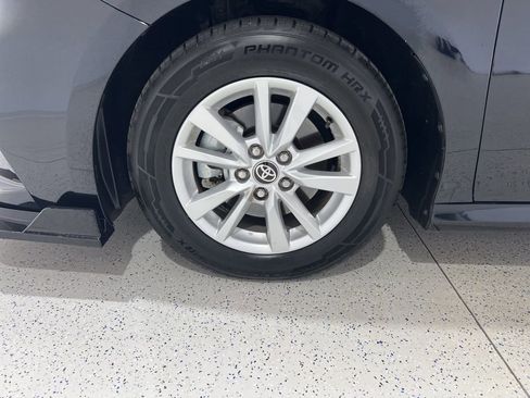 Used 2025 Toyota Camry LE image 28