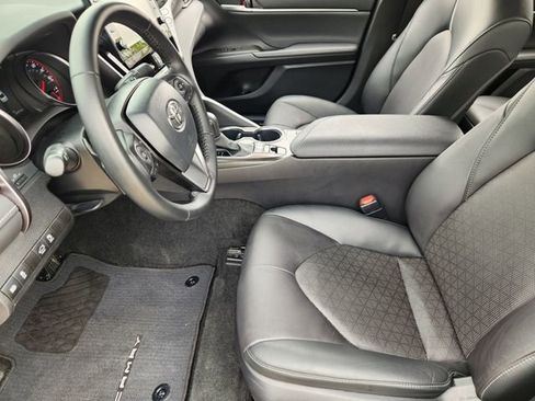 Used 2023 Toyota Camry XSE FWD image 9
